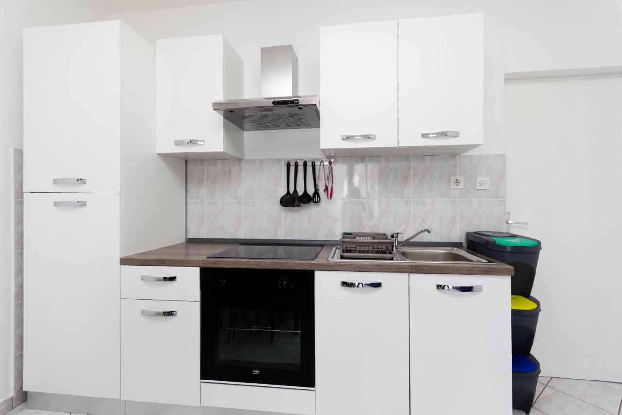 Apartments Luka Supetarska Draga Εξωτερικό φωτογραφία
